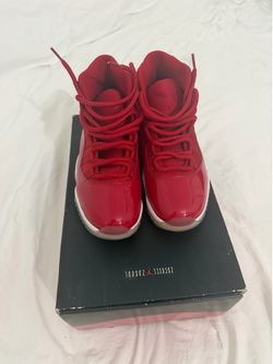 Air Jordan 11 Retro Size 9 for Men