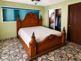 Complete King Bedroom Set – Solid Wood