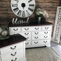 Beautiful Farmhouse Style Dresser Set