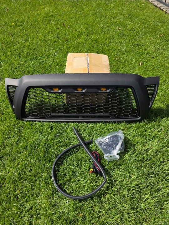 Toyota Tacoma 2005-2011 Grille
