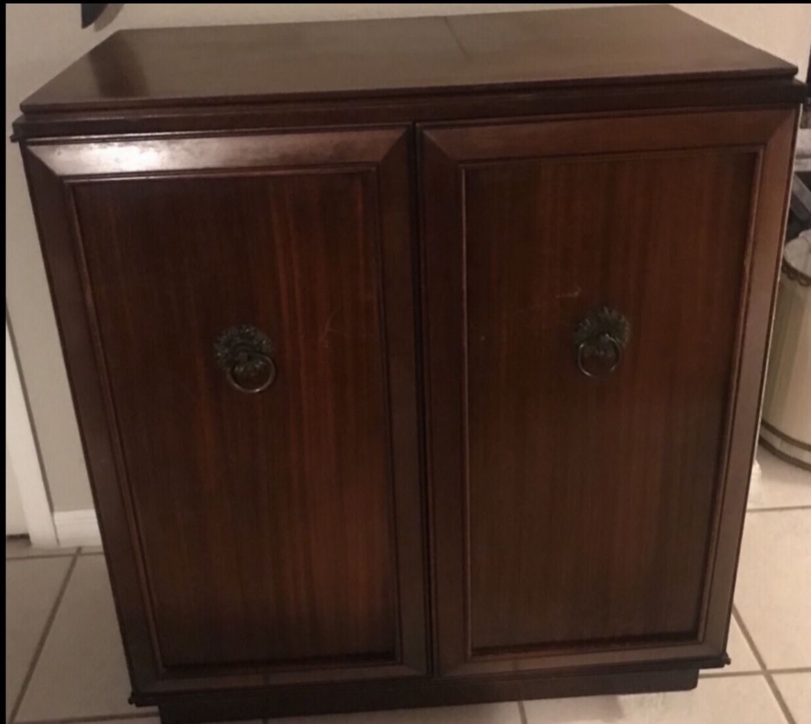 Vintage Magnavox Record Player Table 39 and 3/4" tall, 35 1/2" wide, 19 and three-quarter" in depth