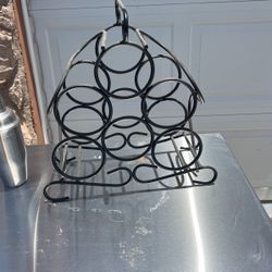 Wine Bottle Rack & Shaker
