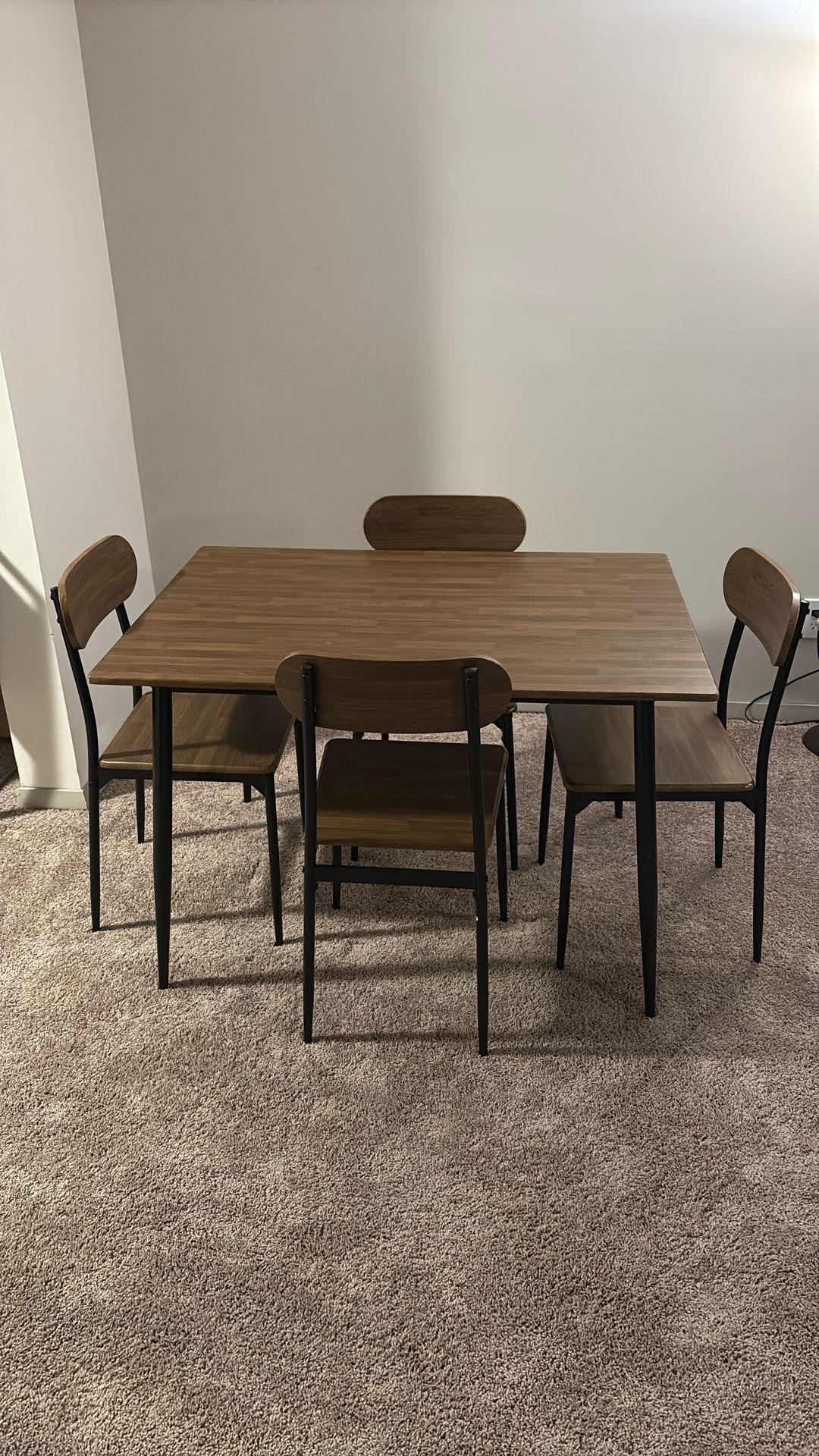 Dinning Room Table and Chairs Set