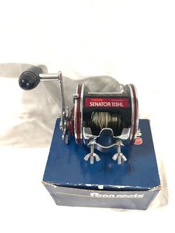 Like new condition with original box, Penn 4/0 Senator II- 113HL ocean fishing reel. Heavy action.