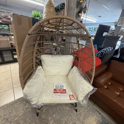 Brand New Outdoor Patio Chair/ Egg Chair 