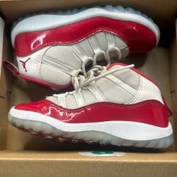 WJordan 11 Retro TD Cherry White Varsity Red Black Size 10C Toddler