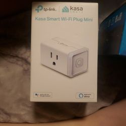 BNIB  Smart Plug Ins