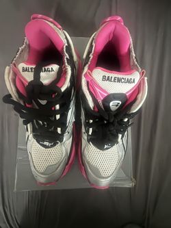 pink balenciaga runner