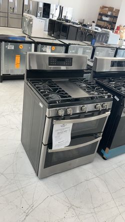 🚨LAST ONE LEFT🚨SAVE UP TO $1049 OFF MSRP on a Freestanding Double Oven Gas Range