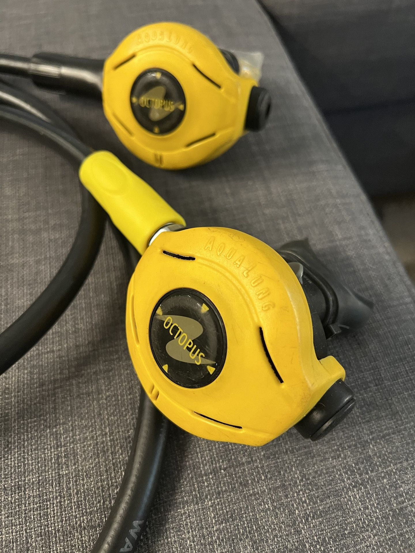 Scubapro Mk20 1st Stage & G250 Graphite 2nd Stage for Sale in 