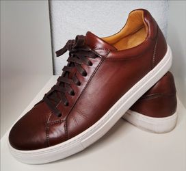 Magnanni mid-brown leather shoe/ size 10