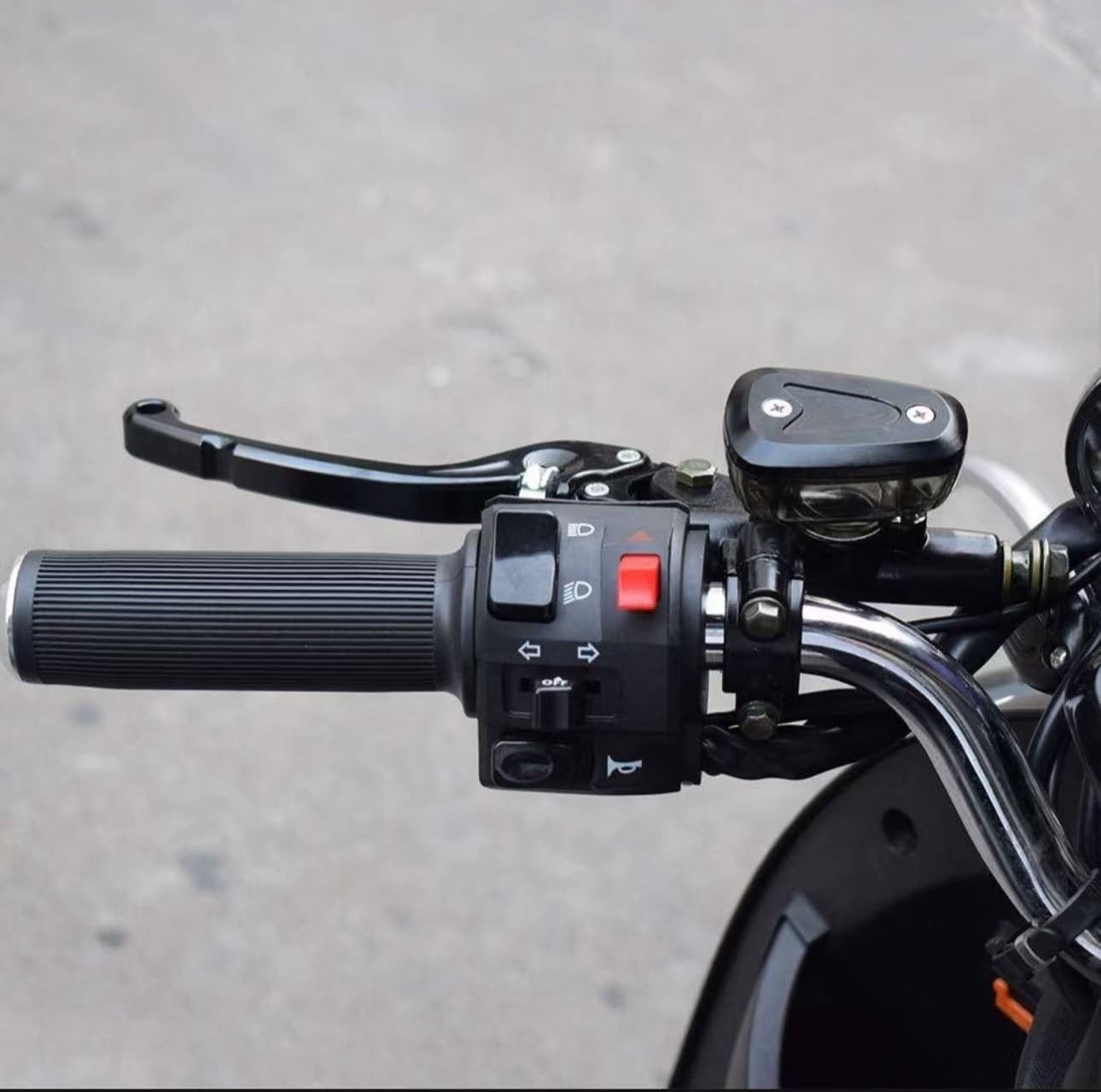 Universal Fits all 7/8" handle bar, with lever and brake light switch With M10 hole for rear view mirror Piston Bore size 14mm and Banjo Bolt 10x1.25 