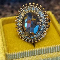 Oval Vintage/Retro Style Taupe CZ Fashion Ring (NWT)