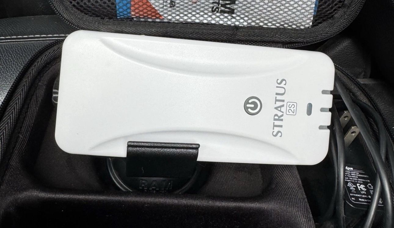 Appareo Stratus 2S Portable ADS-B Receiver with Case and Parts