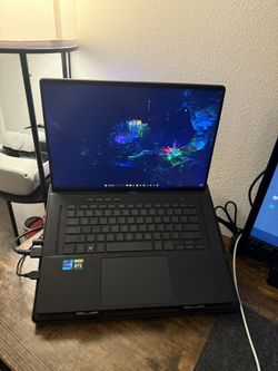 ASUS ROG Zephyrus M16 — i7-12700H / RTX 3060 / 24GB RAM / 1.5TB SSD + Accessories