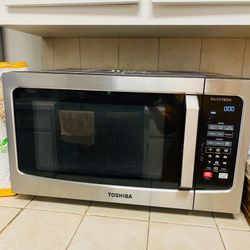Microwave Oven Used Like New