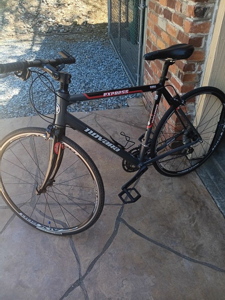 Alloy aluminum. 15 speed. Novara