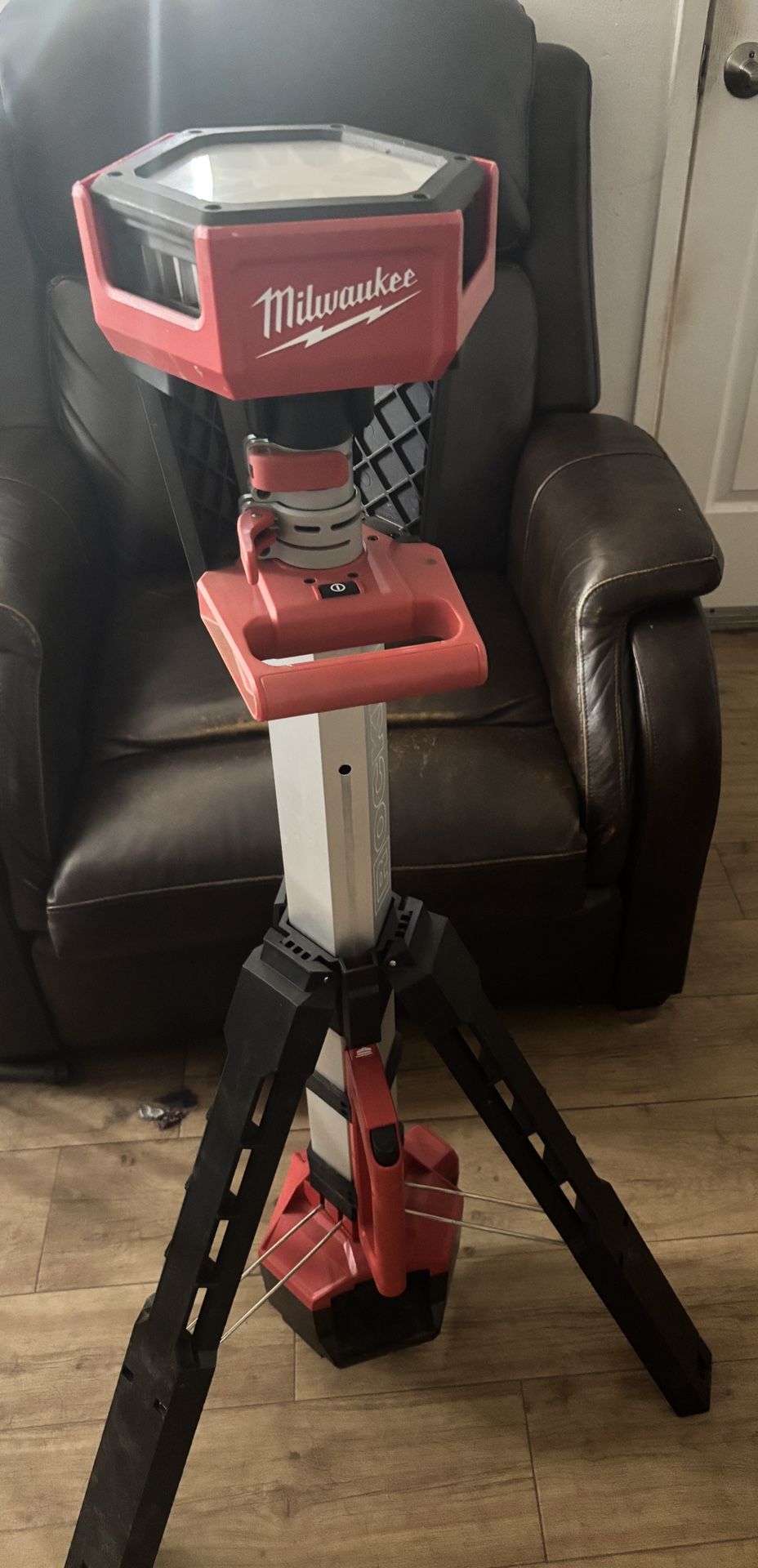Milwaukee M18 Rocket Dual Power Light