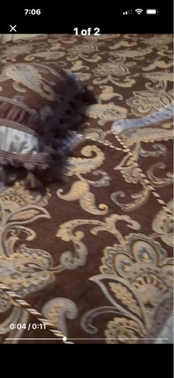J Queen Comforter Set