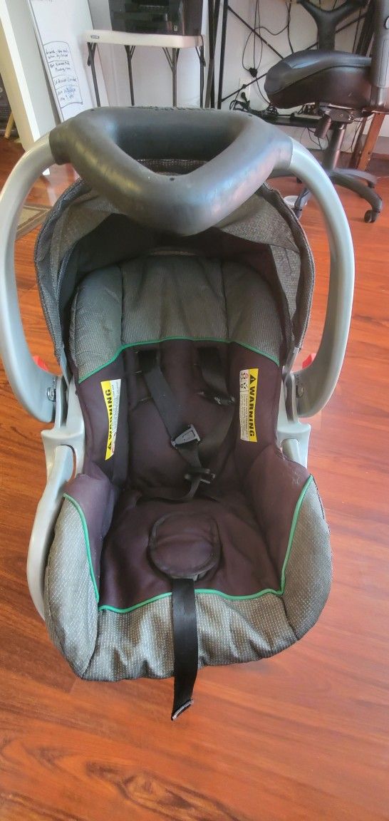 Infant Carseat and Carrier