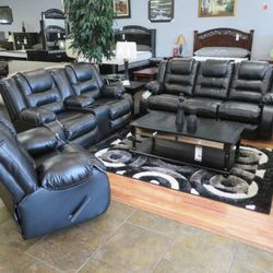 Sofa and Loveseat / Vacherie Black Reclining Living Room Set