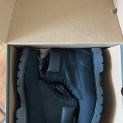 Black Timberland Classic 6in