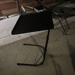 2 Desks