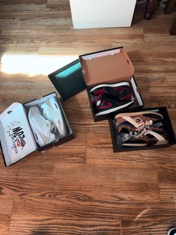 Sneakers