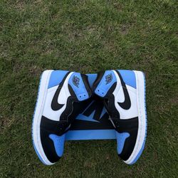 Jordan 1 UNC Size 9 