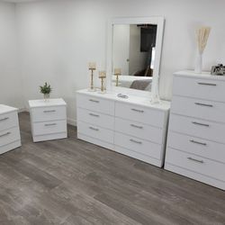 Dresser Whit Mirror,  Chest And 2 Nightstands  - Cómoda Con Espejo,  Gavetero Y 2 Mesitas De Noche