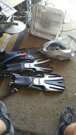 Dive gear flippers mask snorkel