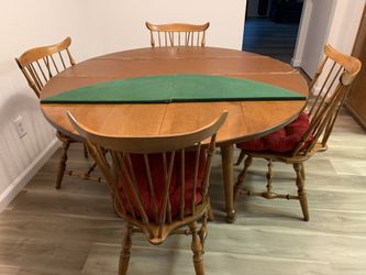 Nichols & Stone Table & 4 chairs and 2 captain chairs and hutch