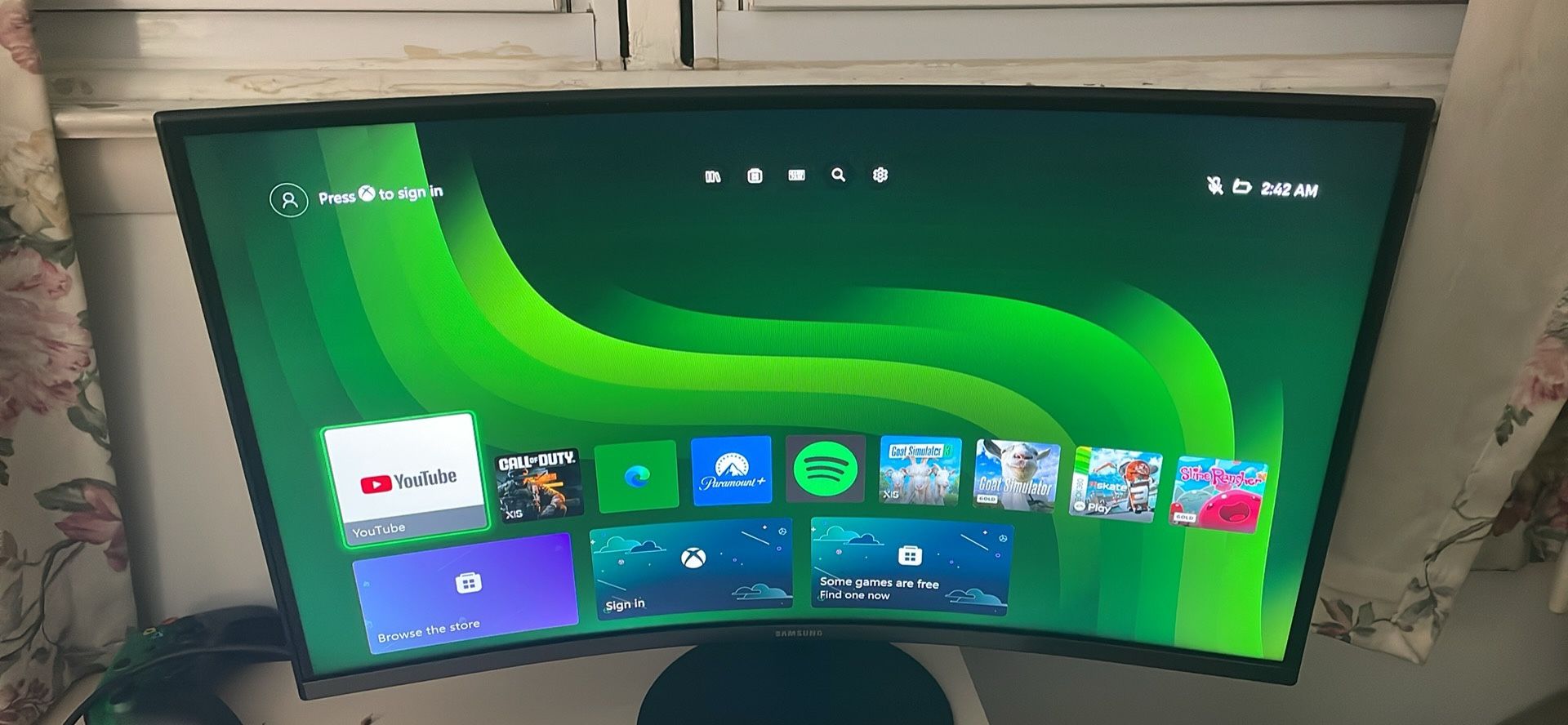 27” Curved Monitor