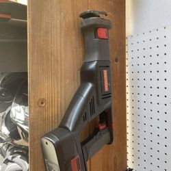 Craftsman 19 V Sauzal Comes With Charger And Battery