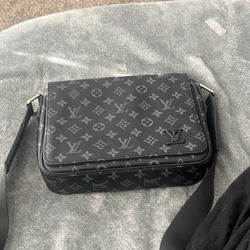 Louis Vuitton Black Shoulder Bag 