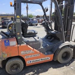 Toyota 8FGU25 Forklift