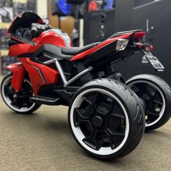 🔥BLACK FRIDAY🔥 Motorcycle with 3 Wheel, 2 Motors for top speed. 2 kids can ride at the same time💵
