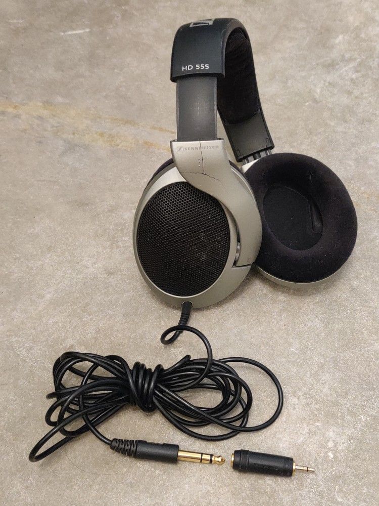 Sennheiser HD555 Triple Nickel Open-Ear Headphones for DJs & Music Production (Not For Gaming)