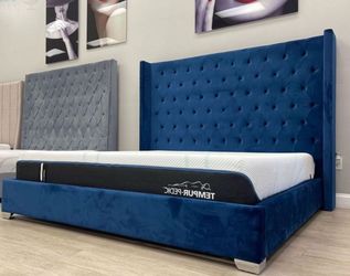 Blue king bed frame / cama king velvet azul