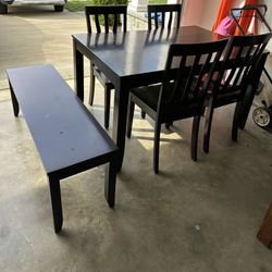 Kitchen/Art Table and Chairs