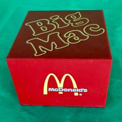 General Electric “Big Mac” AM transistor radio