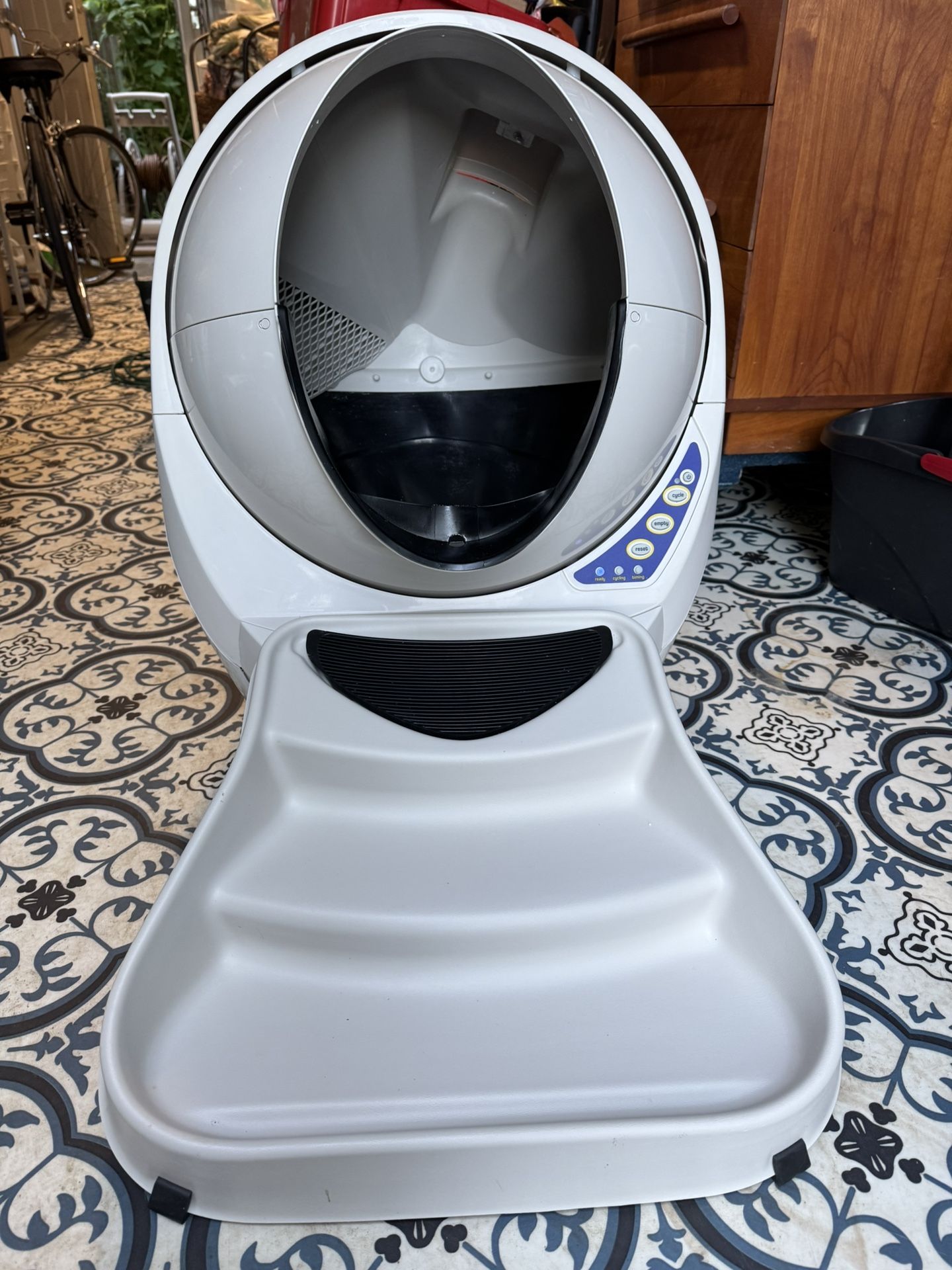 Cat Litter Robot & Step