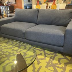 thayer coggin Hangover Sofa – Excellent, Like New Condition