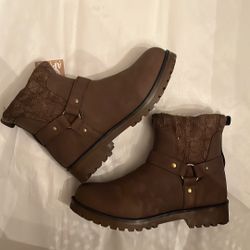 New!!!! Accent jewel ankle boot