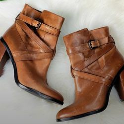 Vince Camuto. Leather Bottie 7.5