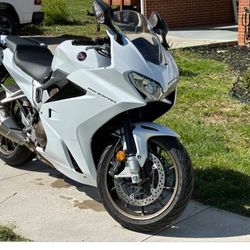 2014 Honda Vfr800