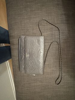 Chanel Pursue