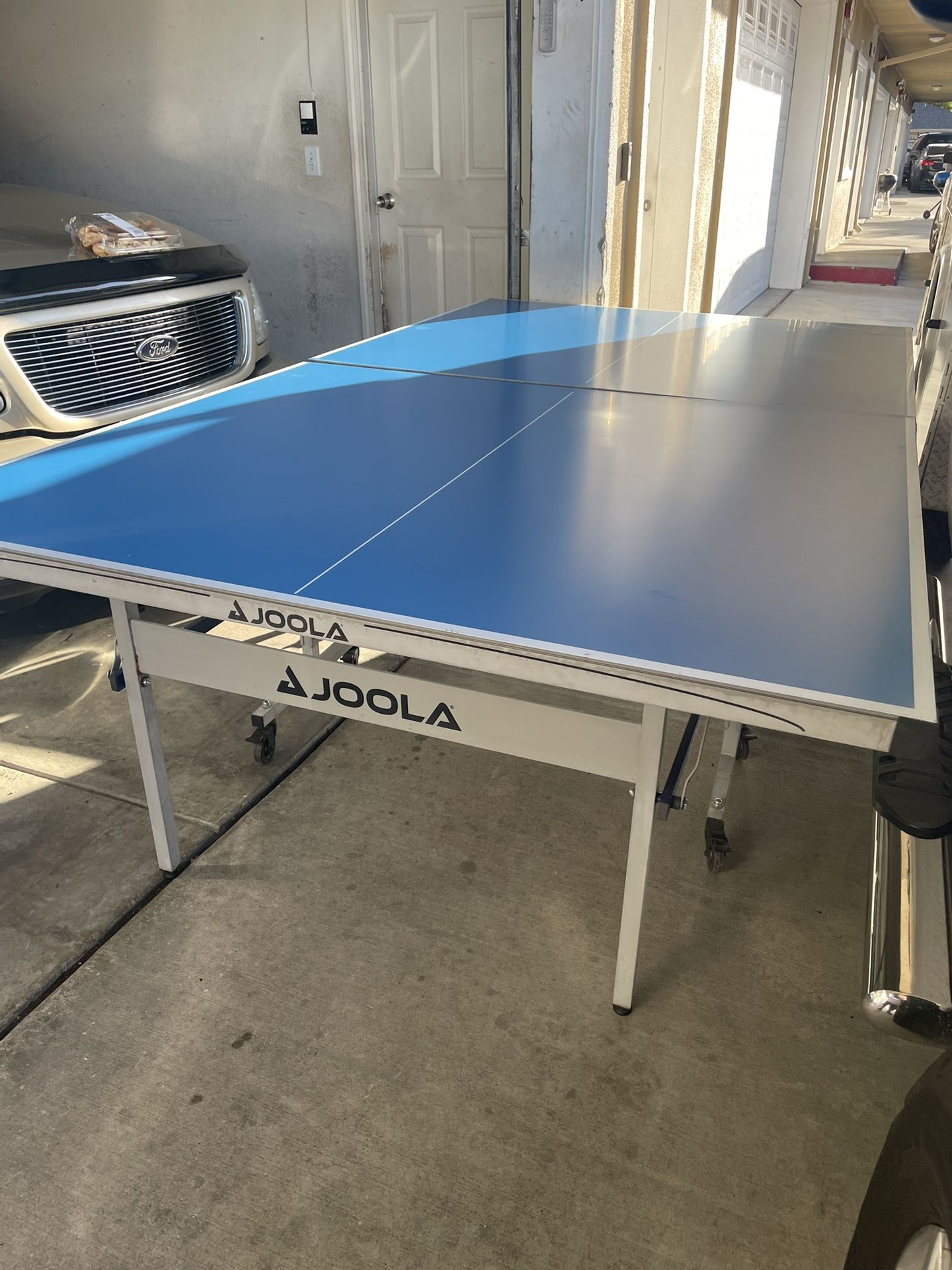 Ping Pong Table 