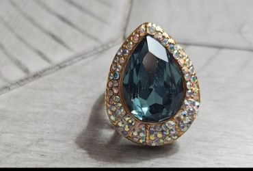 Size 5 Gold-Tone Teardrop Crystal Cocktail Ring