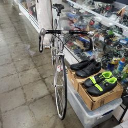 GT Road Size 52cm 54cm  700 Aluminum Pollis Bike 